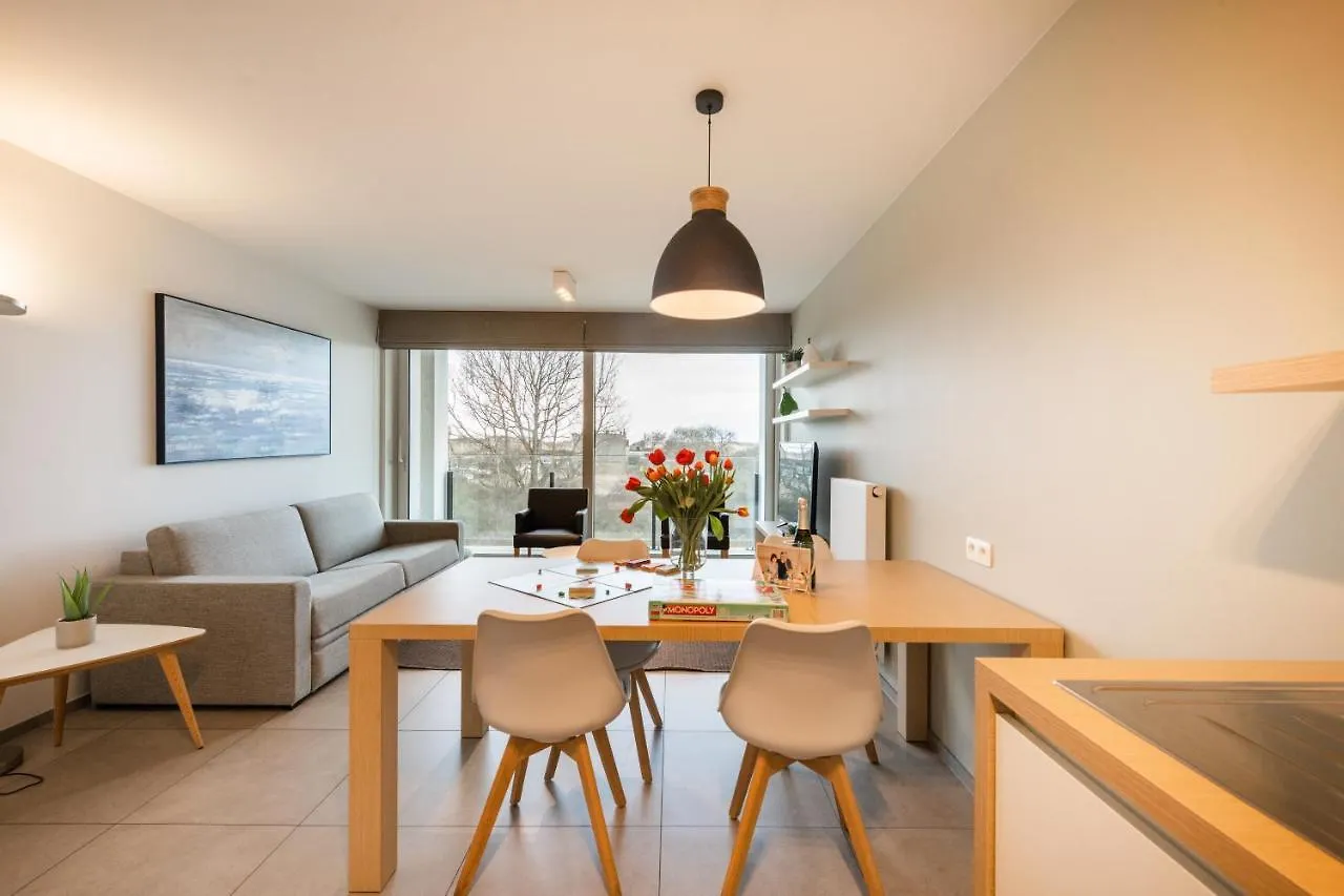 Belcasa Family Suites & Lofts Aparthotel Миделкерк